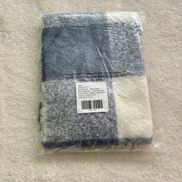 urban outfitters Fuzzy Plaid Scarf With Fringe Edges Blue & White Check Pattern - Picture 2 of 8